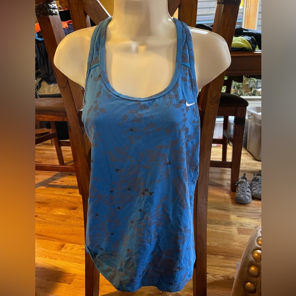 Nike drifit built in bra XL